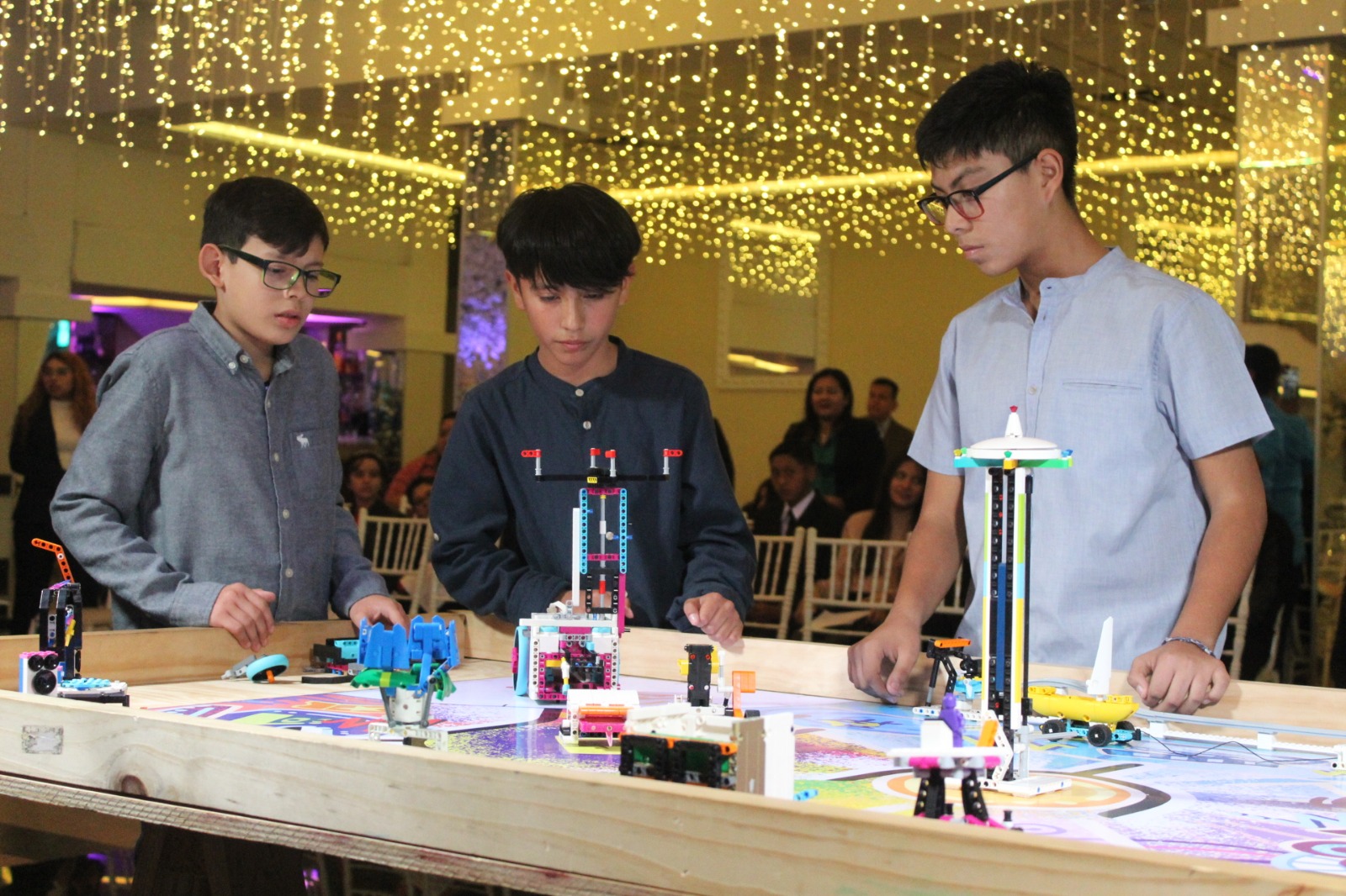 PRESENTAN TRABAJOS DE LA PRIMERA GENERACIÓN DE LA ESCUELA MUNICIPAL DE ROBÓTICA DE APODACA