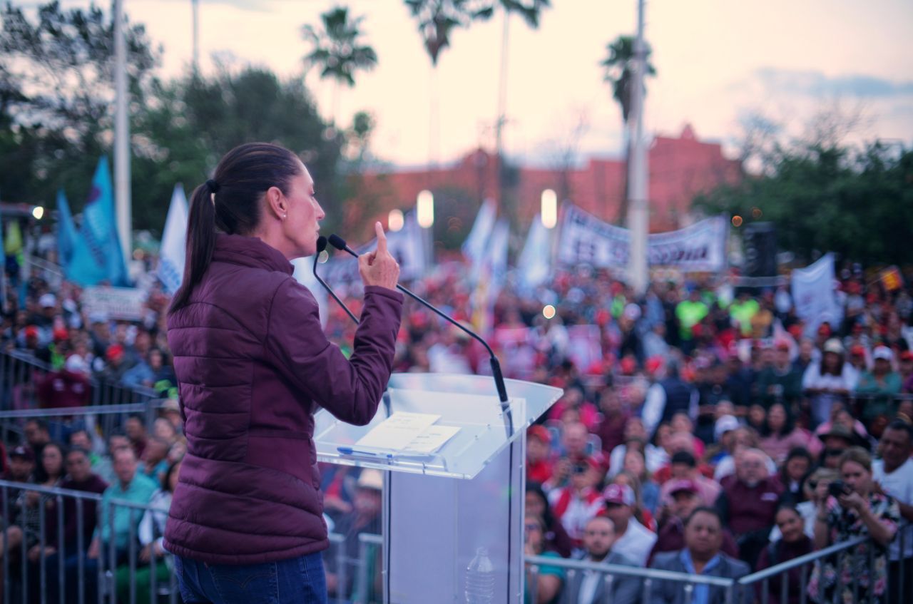OFRECE CLAUDIA CONSTRUIR LIBRAMIENTO EN CIÉNEGA DE FLORES