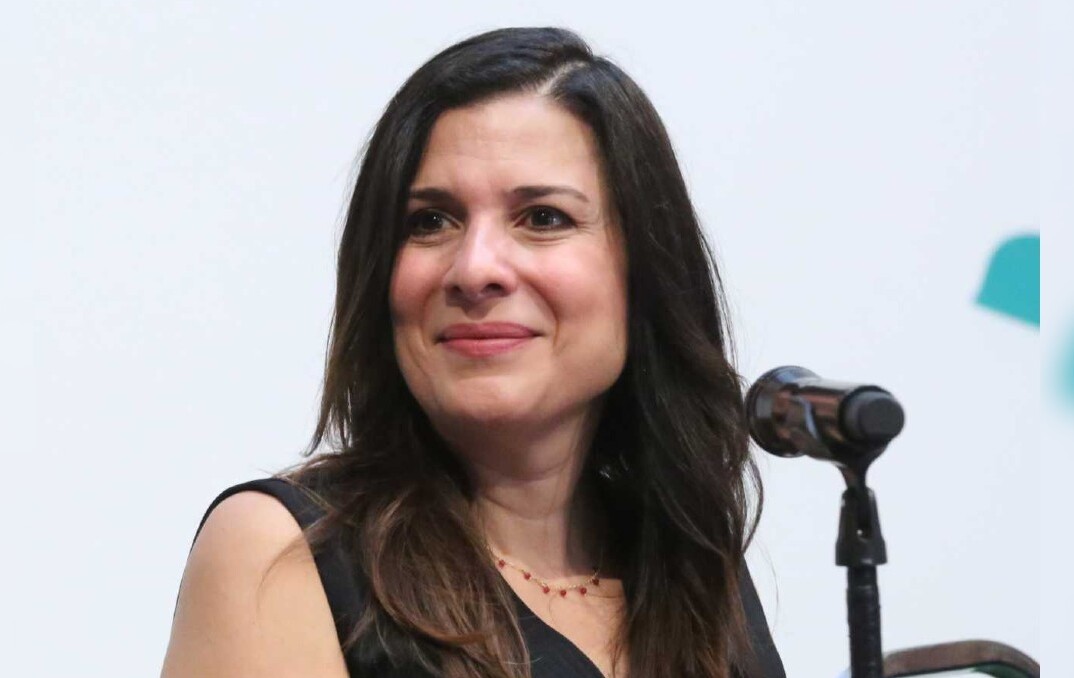 NIEGA LORENIA DIFAMAR A MAURICIO