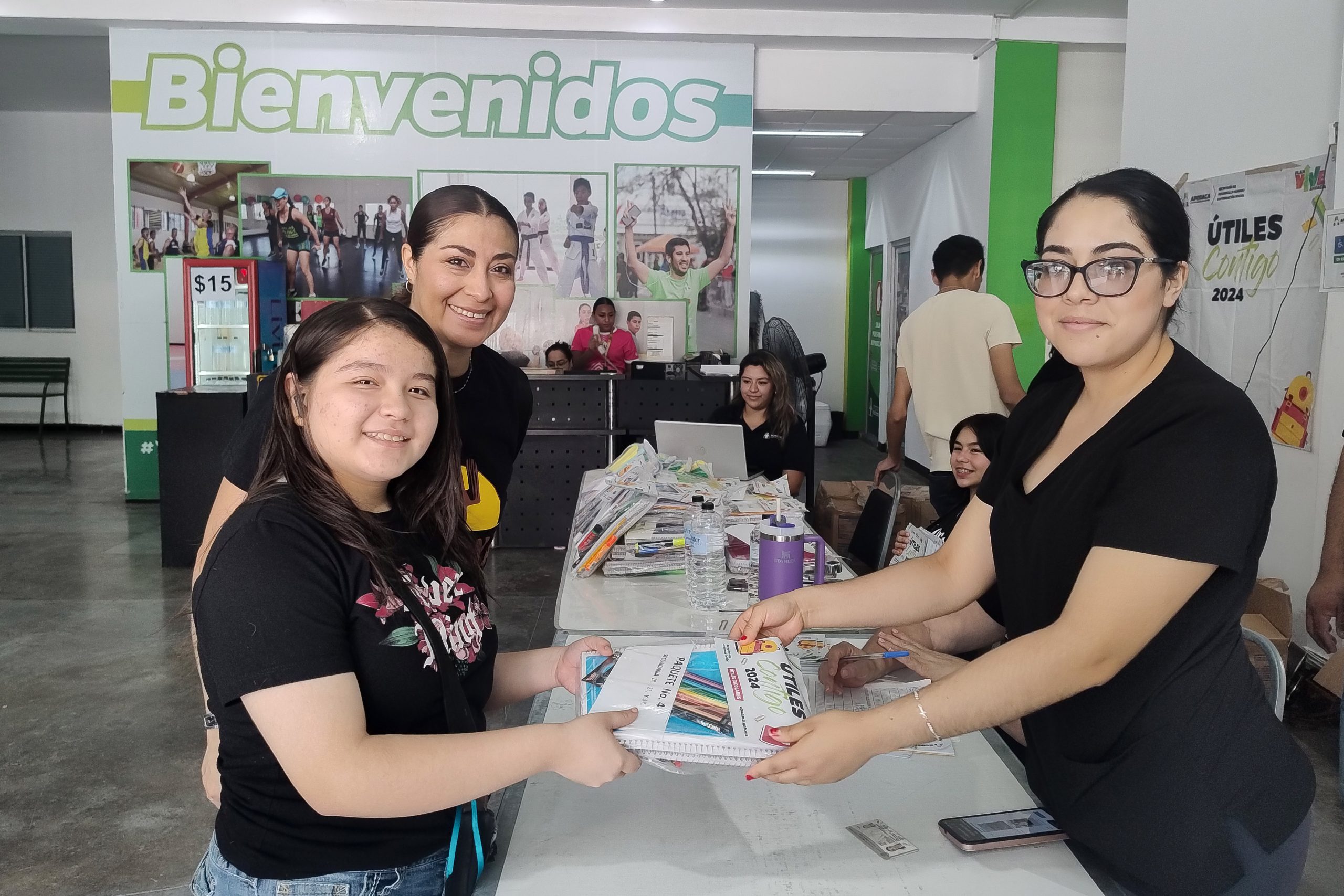 ENTREGA APODACA «ÚTILES CONTIGO 2024»