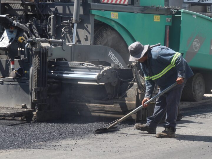 RECONSTRUYE APODACA AVENIDA PORFIRIO DIAZ