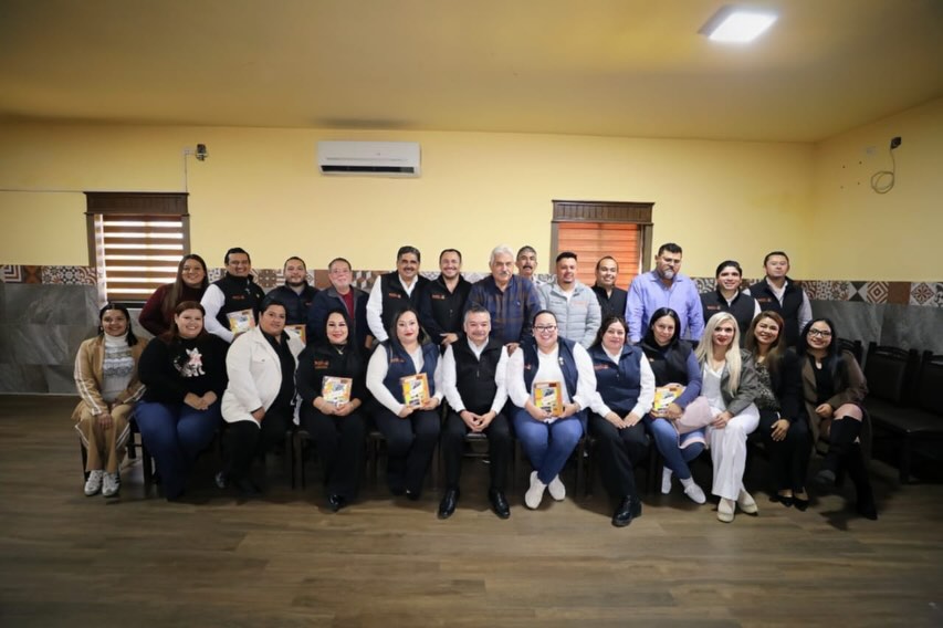 Líder de Sección 21 del SNTE realiza gira por Galeana y Linares