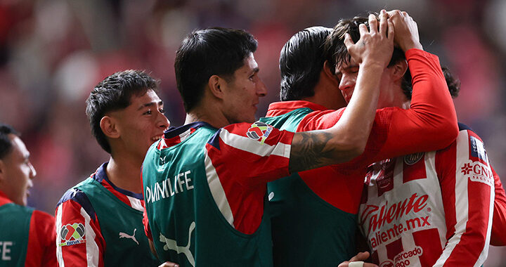 ¡El Clásico de México se pinta de Rojiblanco!