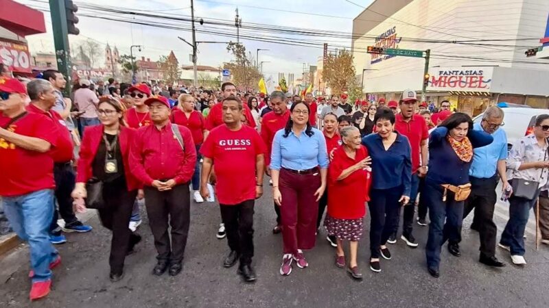 Marchan para recordar 50 años de la matanza de posesionarios