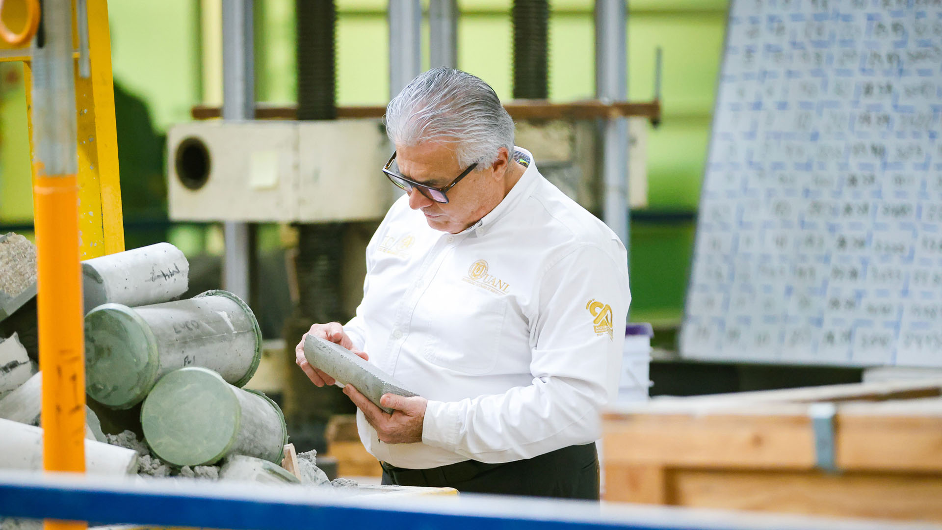 Investigadores de la UANL producen concreto de alta resistencia, utilizando residuos de la industria cerámica