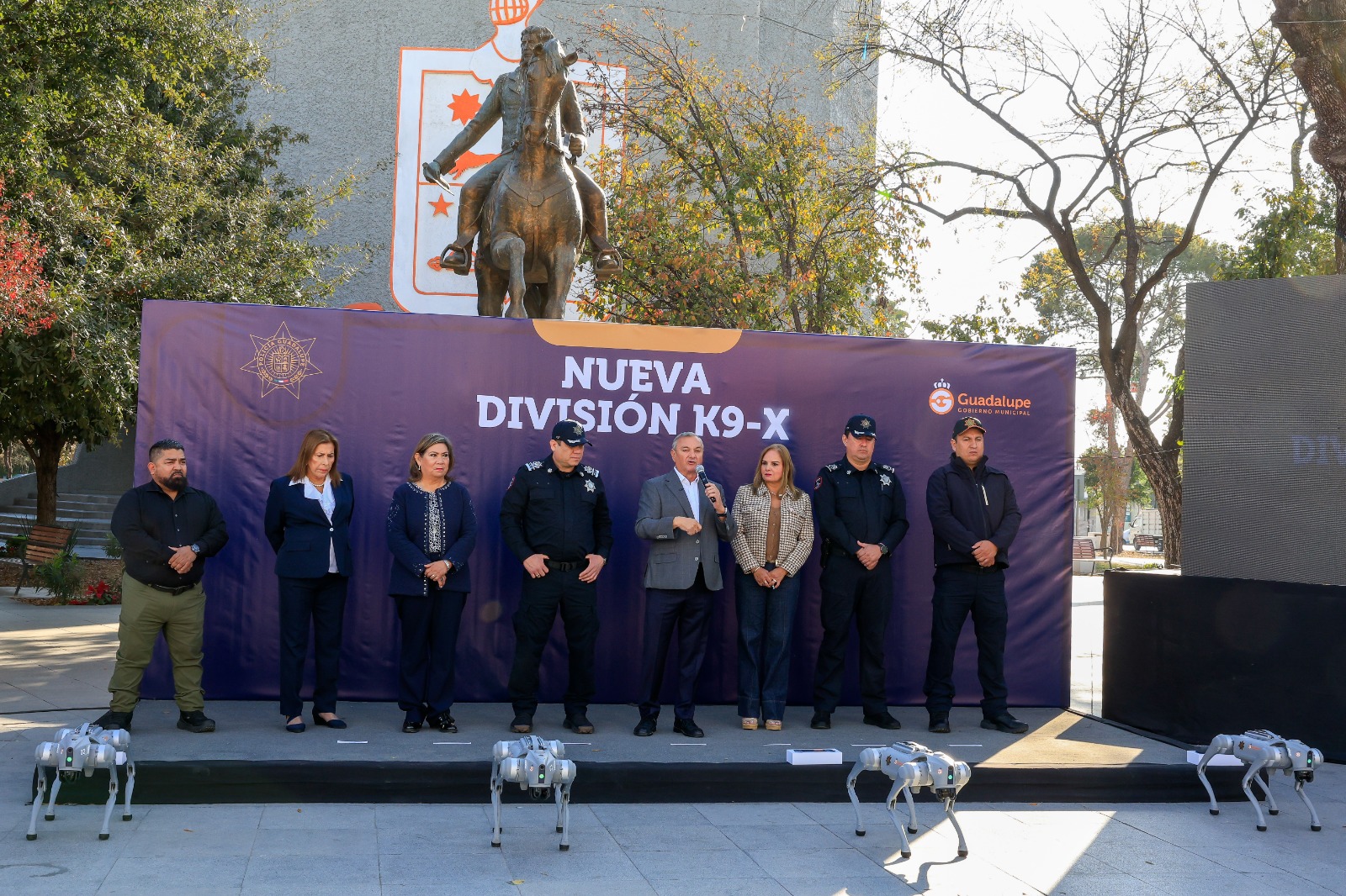Incorpora Guadalupe perros-robot a seguridad