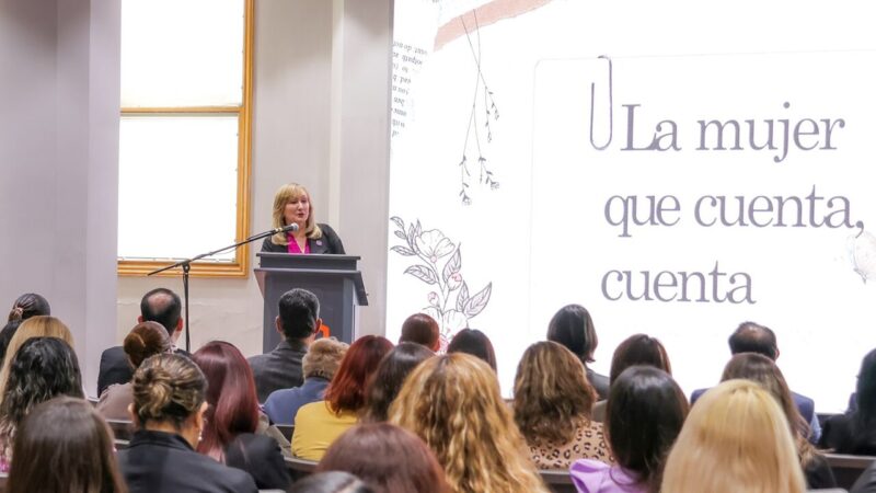 Impulsan visibilizar trabajo de las mujeres con conferencia de la escritora Sofía Segovia