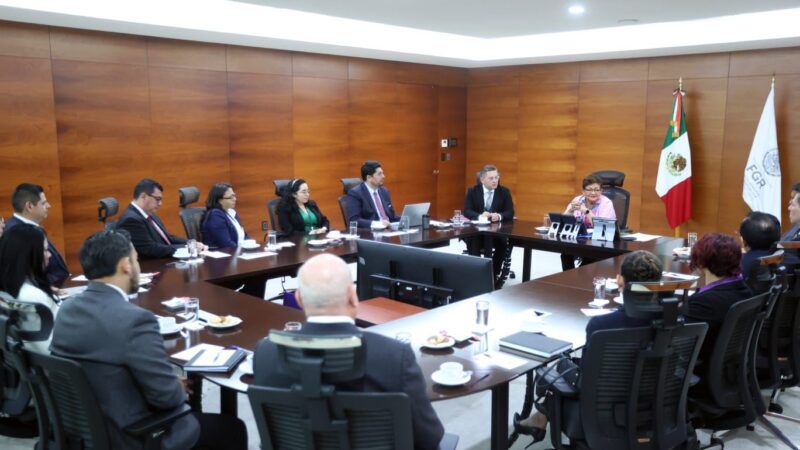 Nombra Ernestina Godoy fiscal federal para NL