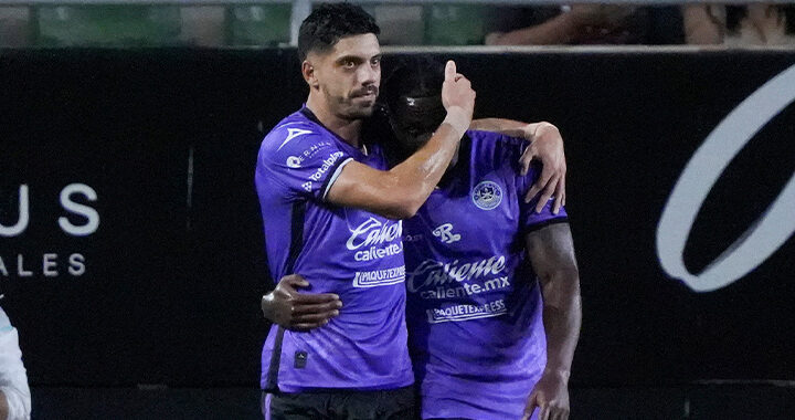 Mazatlán se impone en casa y golea al León con doblete de Brian Rubio