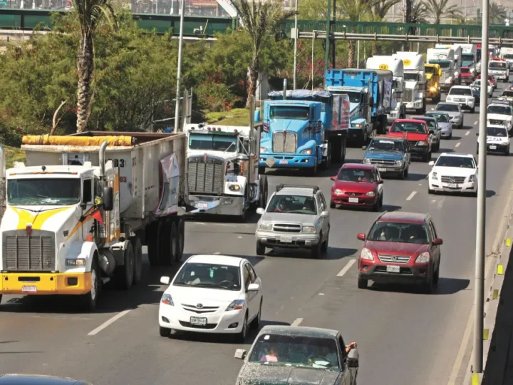 Caintra NL denuncia incremento de extorsiones al transporte de carga