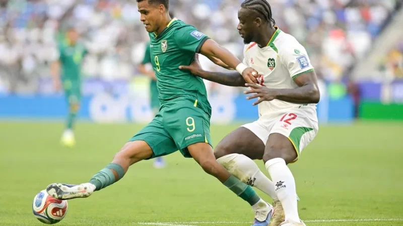 2-1. Bolivia remonta a Surinam y buscará ante Irak el cupo al Mundial