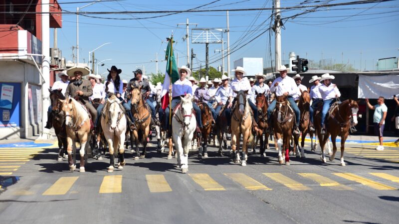 Celebra Apodaca 175 aniversario con la tradicional cabalgata