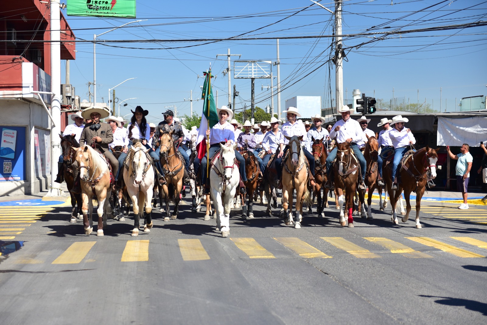 Celebra Apodaca 175 aniversario con la tradicional cabalgata
