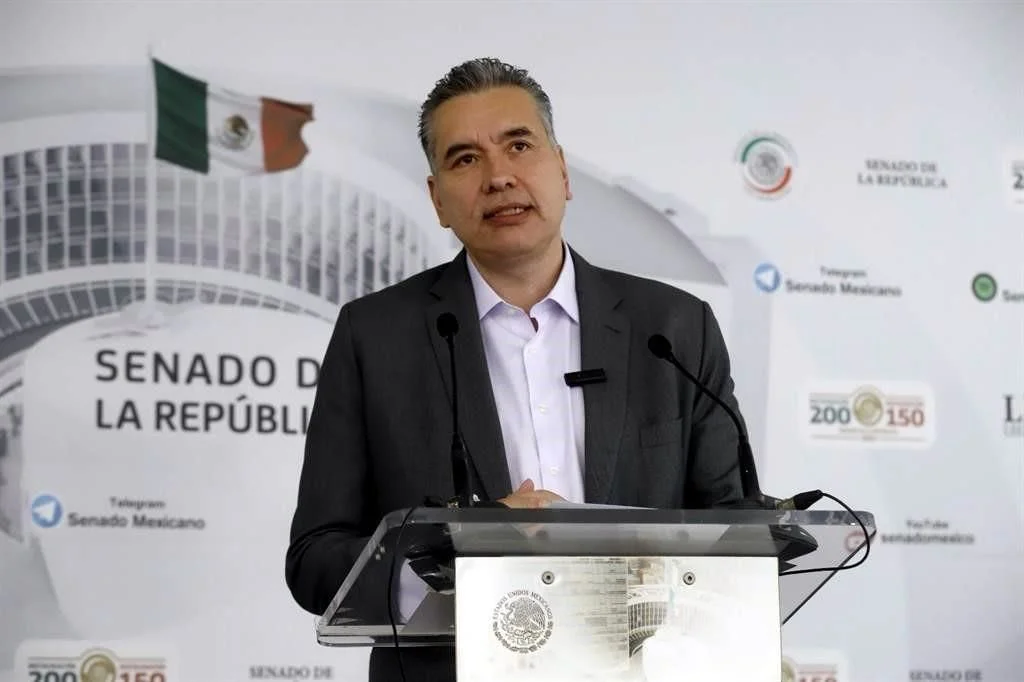 Tras denuncia contra Karina Barrón, Waldo va contra Fiscalía de NL por admitir denuncia infundada