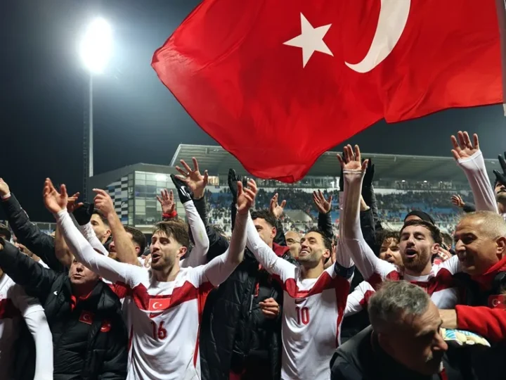 0-1. Turquía y Güler, al Mundial de Fútbol 2026; Kosovo y Muriqi, sin sueño