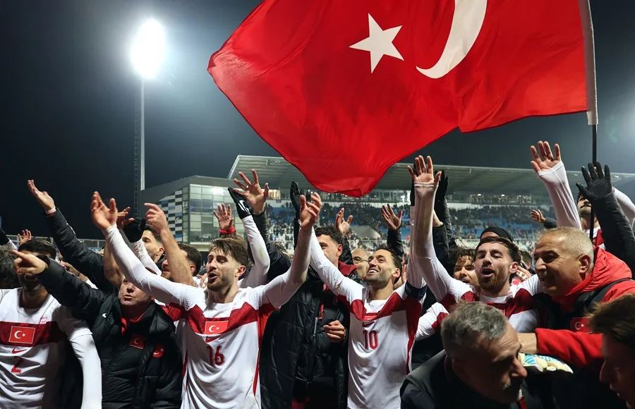 0-1. Turquía y Güler, al Mundial de Fútbol 2026; Kosovo y Muriqi, sin sueño