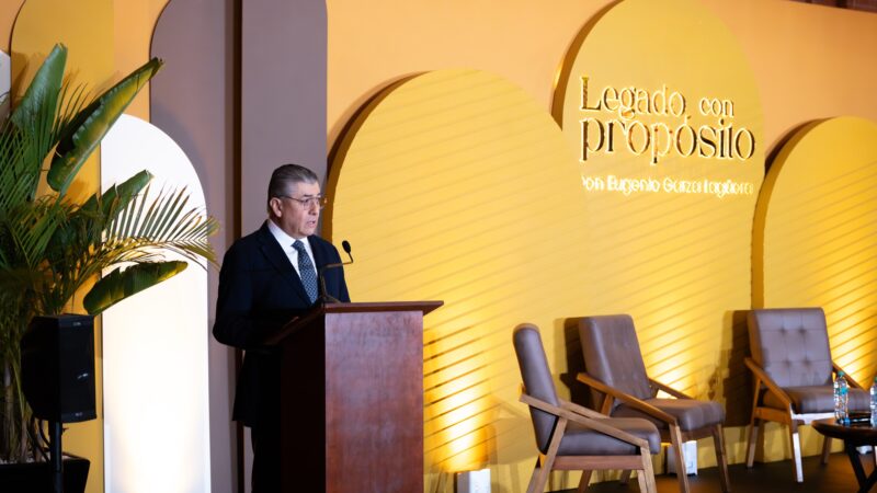 Palabra de Eugenio Garza Laguera bastó para sortear crisis y apuntalar desarrollo de Femsa