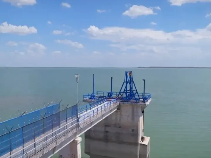 Activistas piden cancelar concesiones de agua a políticos y empresarios en NL