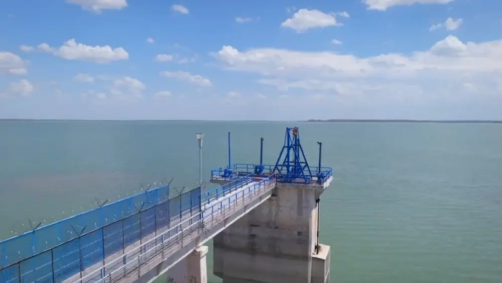 Activistas piden cancelar concesiones de agua a políticos y empresarios en NL