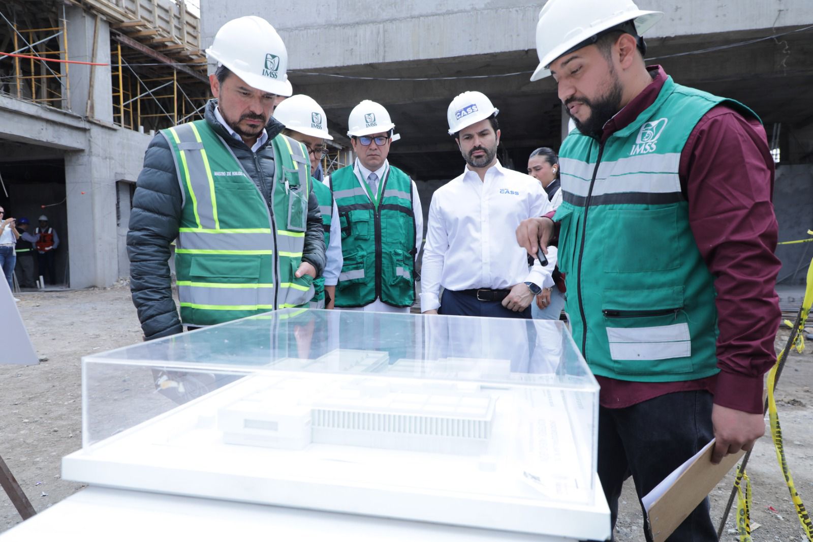 Visita director general del IMSS obra de ampliación y remodelación de la UMF No. 15 en Monterrey