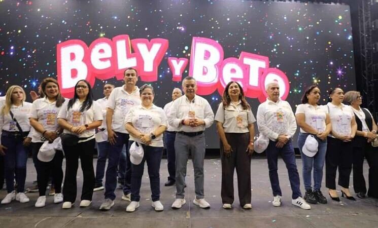 Con show de Bely y Beto Sección 21 del SNTE celebra a los niños