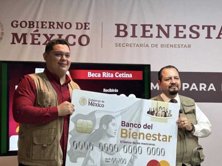 Entregan becas «Rita Cetina» a 380 mil alumnos de primaria en NL