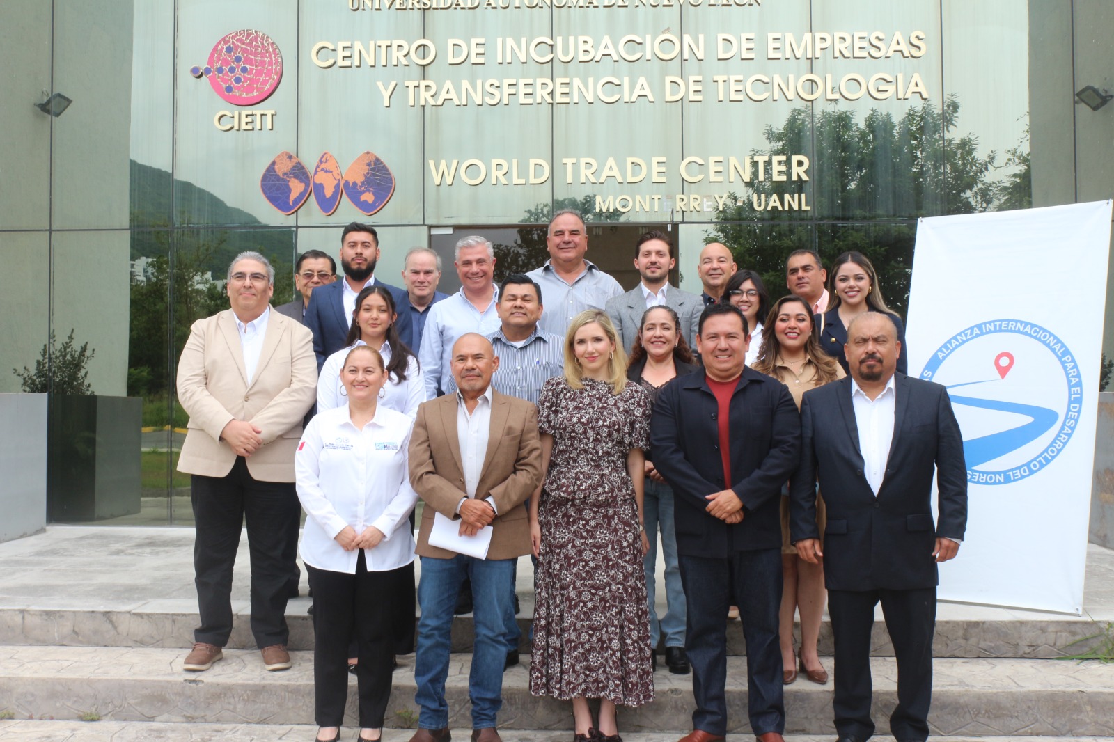 Alianza y Canacar Monterrey acuerdan fortalecer el cruce Miguel Alemán–Roma