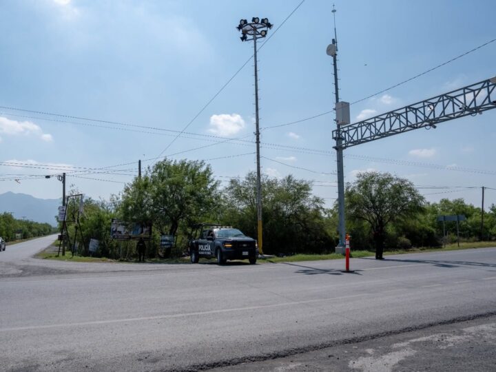 Extorsionan a transportistas en Salinas Victoria