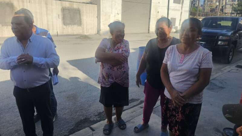 Contaminación y falta e transporte denuncian habitantes de colonias Cementos y Victoria a Osvaldo Serna de TESER