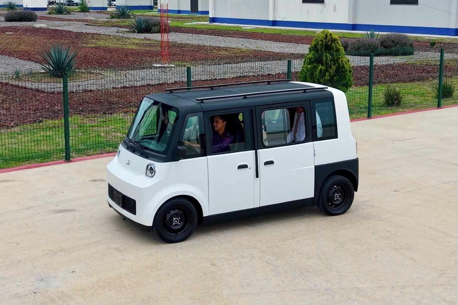 Presenta CSP el Olinia 1, primer auto eélectrico hecho en México