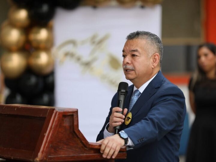 Sección 21 del SNTE y Cecatis gradúan a 120 alumnos de cursos de capacitación