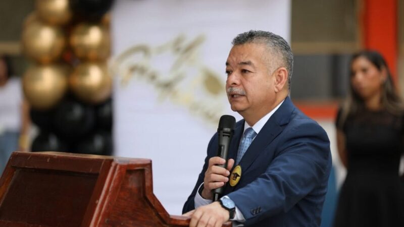 Sección 21 del SNTE y Cecatis gradúan a 120 alumnos de cursos de capacitación