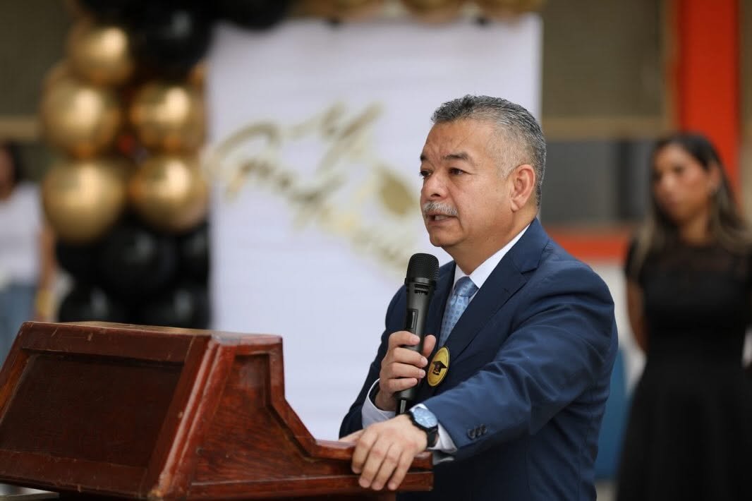 Sección 21 del SNTE y Cecatis gradúan a 120 alumnos de cursos de capacitación