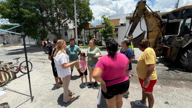 Diputada Rocío Montalvo acude en apoyo de vecinos de Juárez; la amenazan con decomisarle maquinaria de limpieza