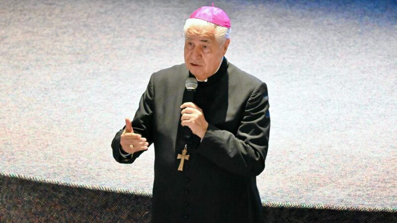 Buscadores de desaparecidos reciben apoyo del Arzobispo de Monterrey, para sus pesquisas