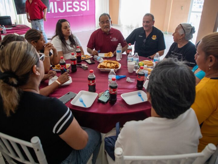 Andrés Mijes recorre municipios del norte de NL, ofrece llevar la 4T Norteña para arraigar a la población