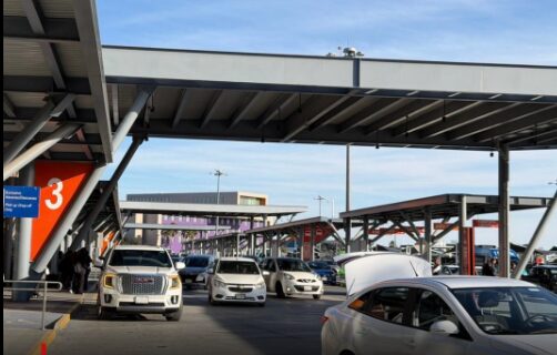 Por recoger pasaje, reciben multas conductores de aplicación en Aeropuerto de Monterrey