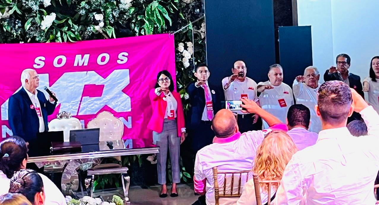 Toma protesta dirigencia estatal de Somos México en NL