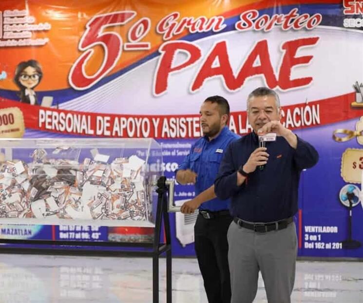 Reconoce Sección 21 del SNTE a personal de apoyo y asistencia a la educación con sorteo