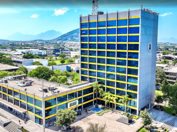 Inicia carrera por la sucesión en la UANL; recortan becas