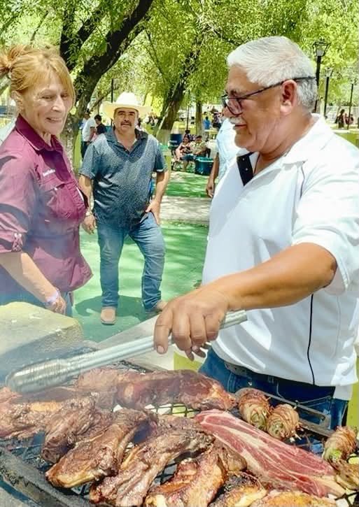 Recorre Tatiana 38 de los 51 municipios de NL
