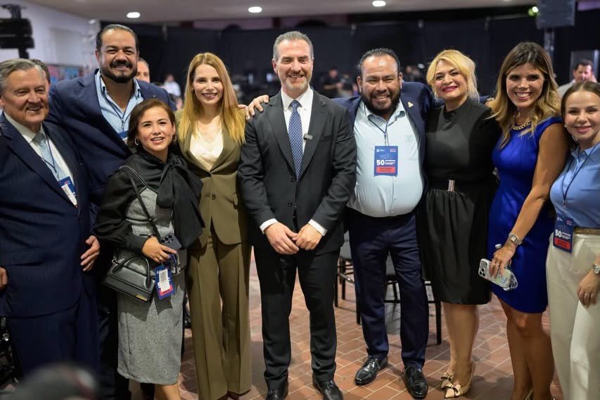 Dirigencia y militancia panista «arropan» a Adrián De la Garza para gubernatura de NL