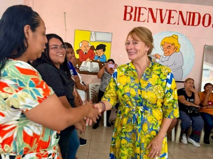Disminución de migración a EU, oportunidad de arraigar a población de NL, dice Tatiana Clouthier