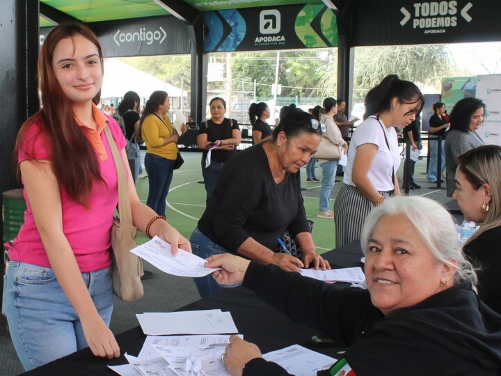 Apodaca abre opciones de apoyo para estudiantes