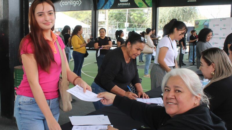 Apodaca abre opciones de apoyo para estudiantes