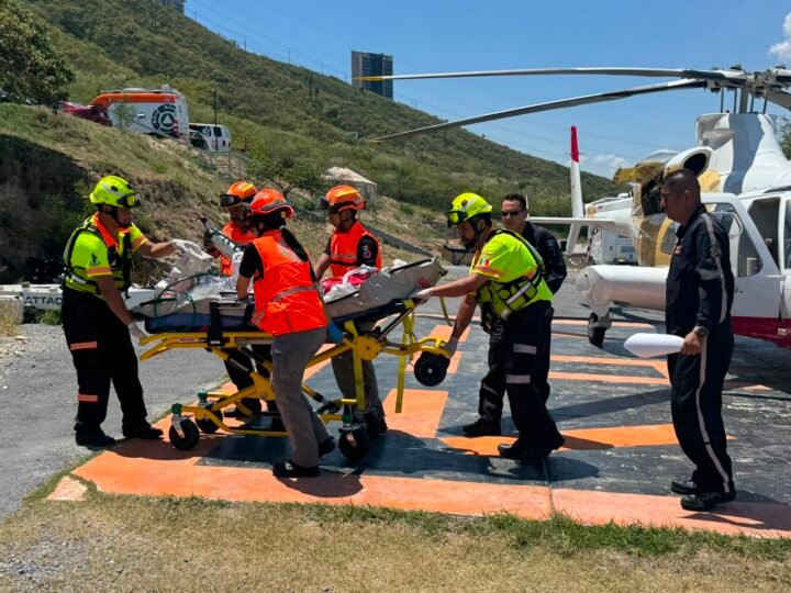 Recibe UMAE No. 21 del IMSS a paciente de 10 años con quemaduras, trasladado vía aérea de Tamaulipas a NL