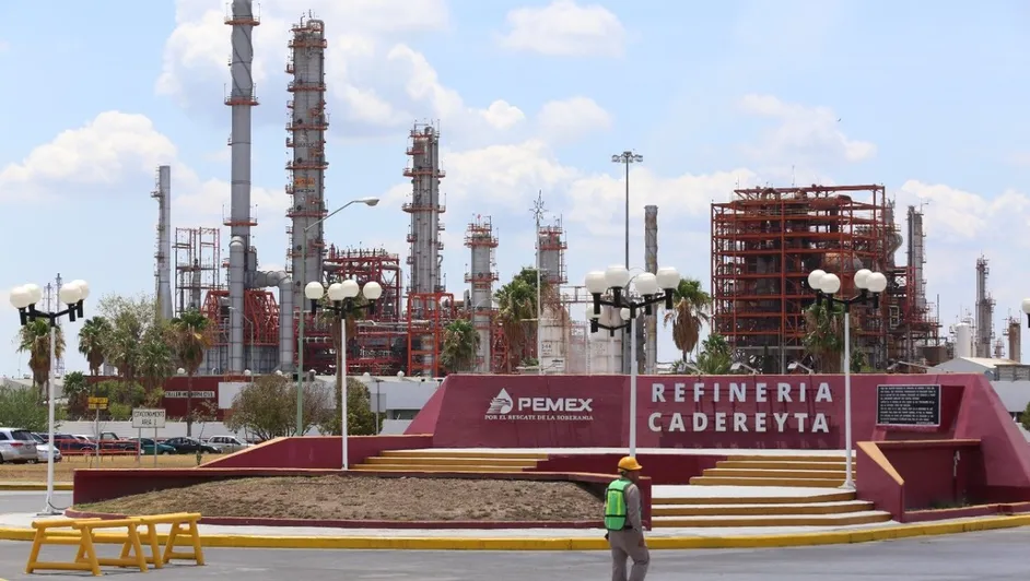 Responsabilizan a Refinería de Pemex en Cadereyta de malos olores en ZMM