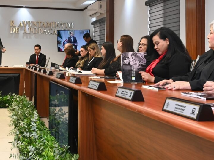 Invierte Apodaca 2 mil millones de pesos en obra pública y vialidades : César Garza Arredondo