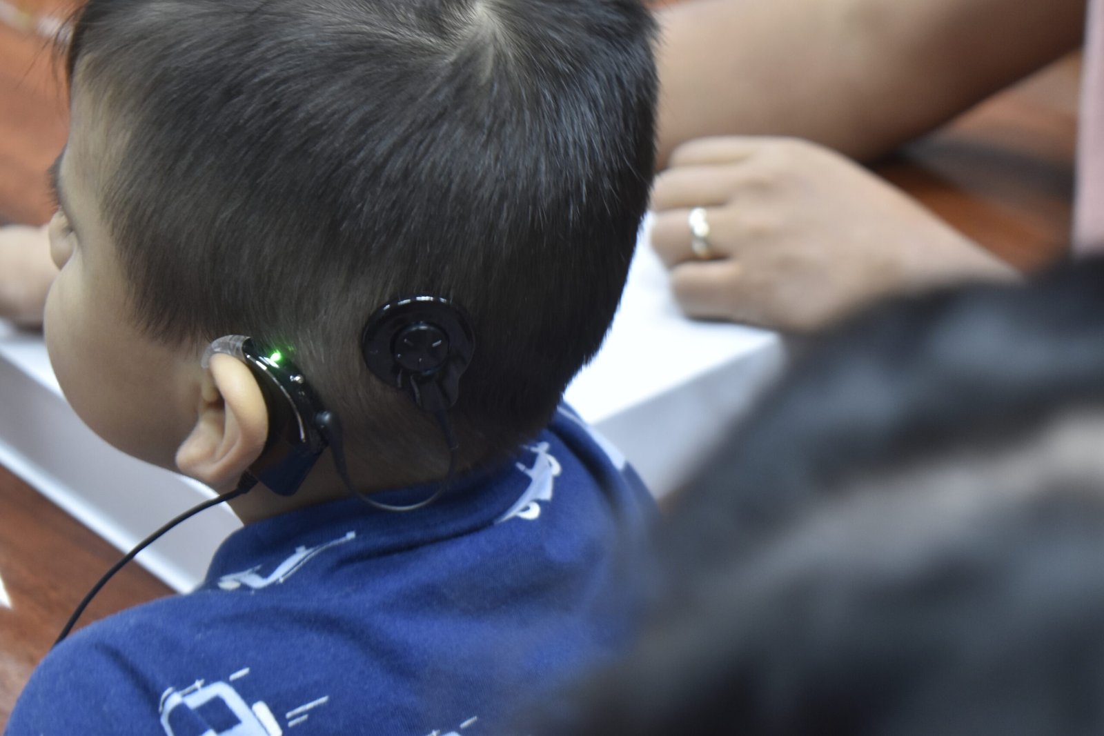 Realiza IMSS Nuevo León primer implante coclear pediátrico en el noreste del país a niño con sordera profunda