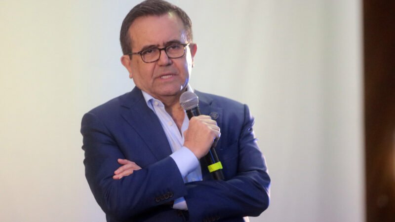 Somos y Vida NL buscan a Ildefonso Guajardo para candidatura al gobierno de NL